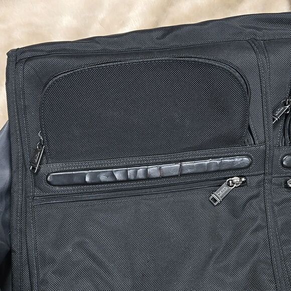 Tumi Ballistic Nylon Black Garment Bag Luggage Travel Suitcase - Picture 10 of 12